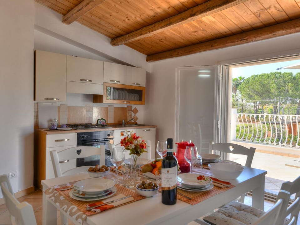 Apartment | Private kitchen | Highchair
