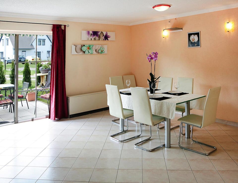 House | Dining