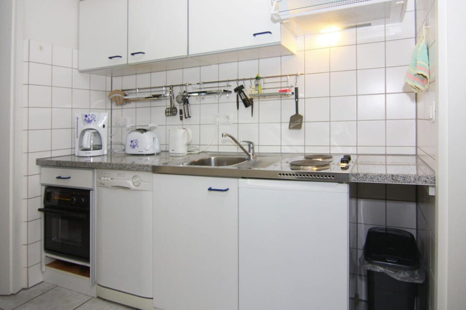 Apartment | Private kitchen | Toaster, highchair