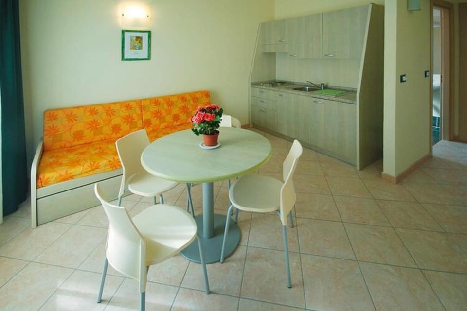 Apartment | Dining