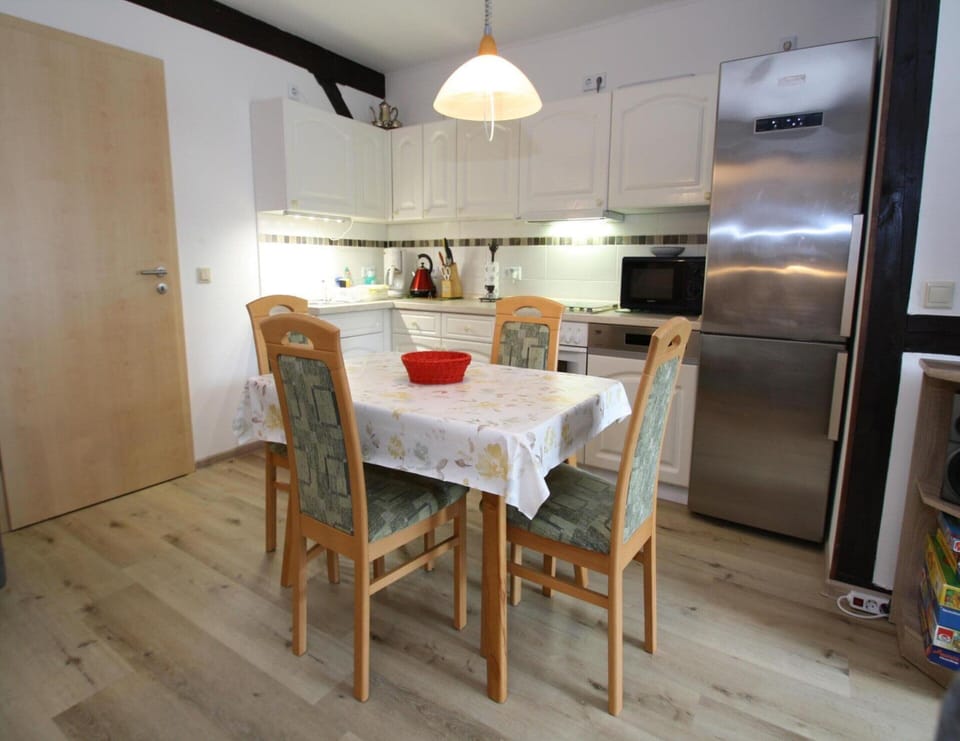 Apartment | Dining