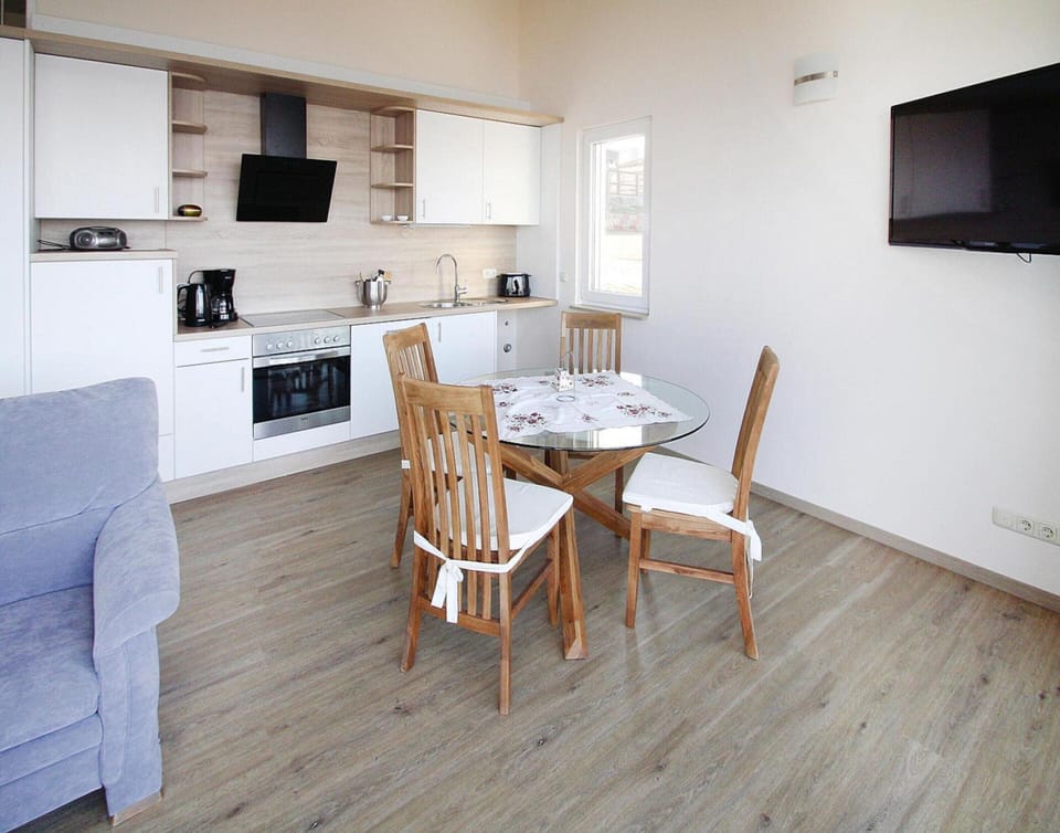 House | Private kitchen | Electric kettle, toaster, highchair