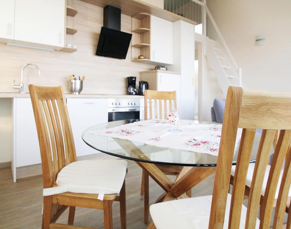 House | Private kitchen | Electric kettle, toaster, highchair