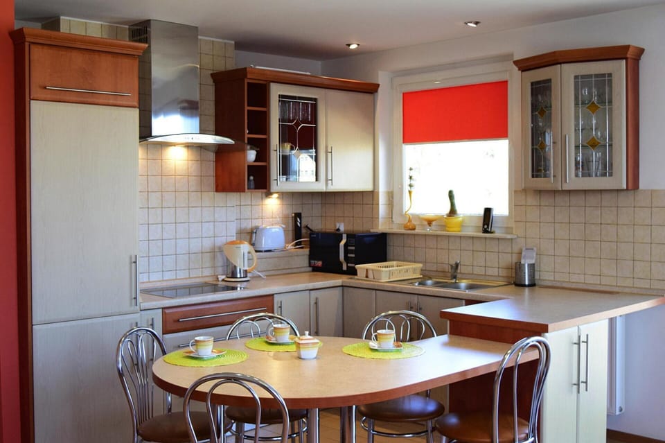 Apartment | Private kitchen | Electric kettle, toaster