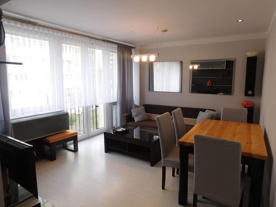 Apartment | Dining