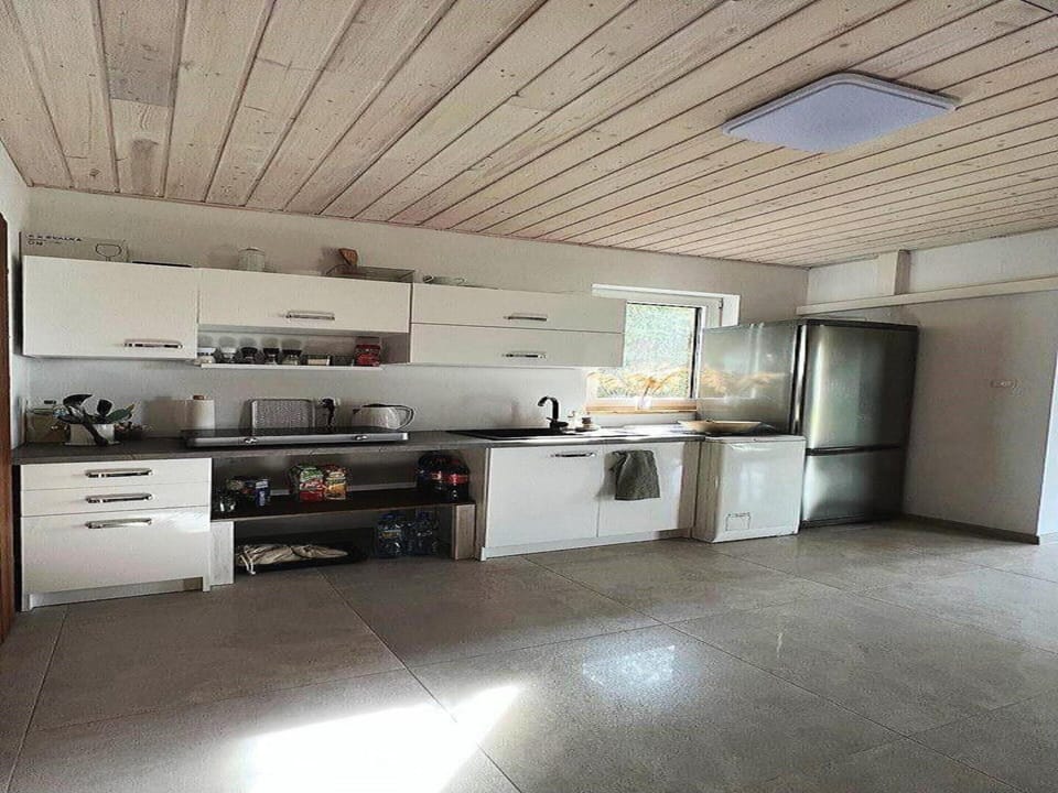 House | Private kitchen | Electric kettle, toaster, highchair