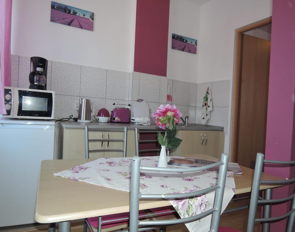 Apartment | Dining