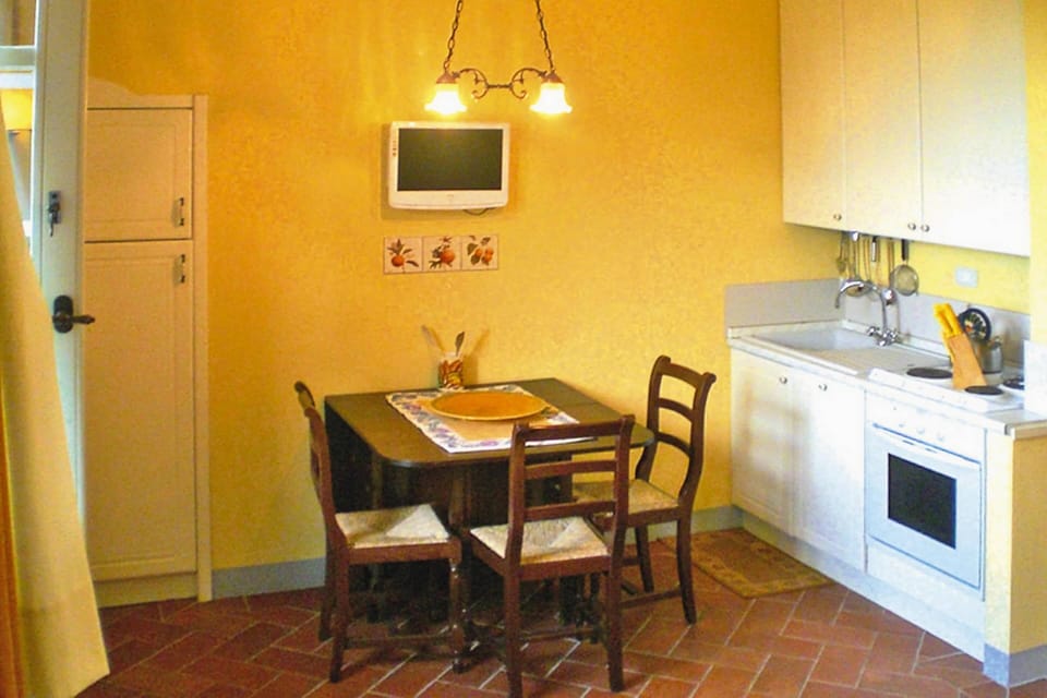 Apartment | Dining