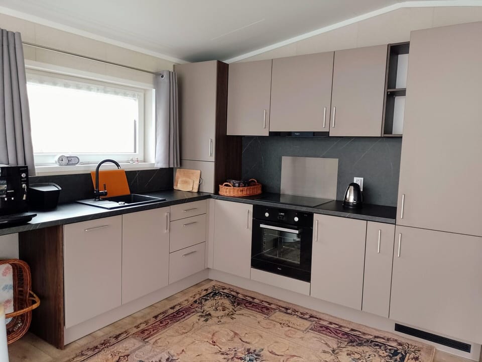 House | Private kitchen | Electric kettle, toaster