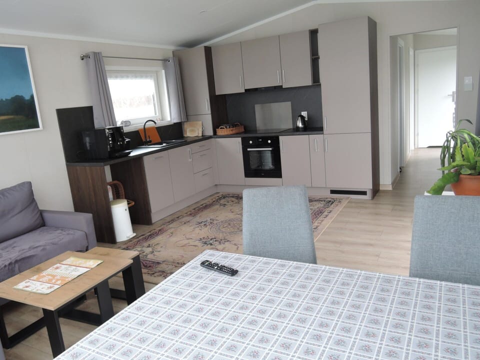 House | Private kitchen | Electric kettle, toaster