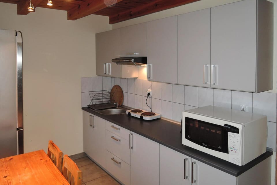 House | Private kitchen | Electric kettle, highchair