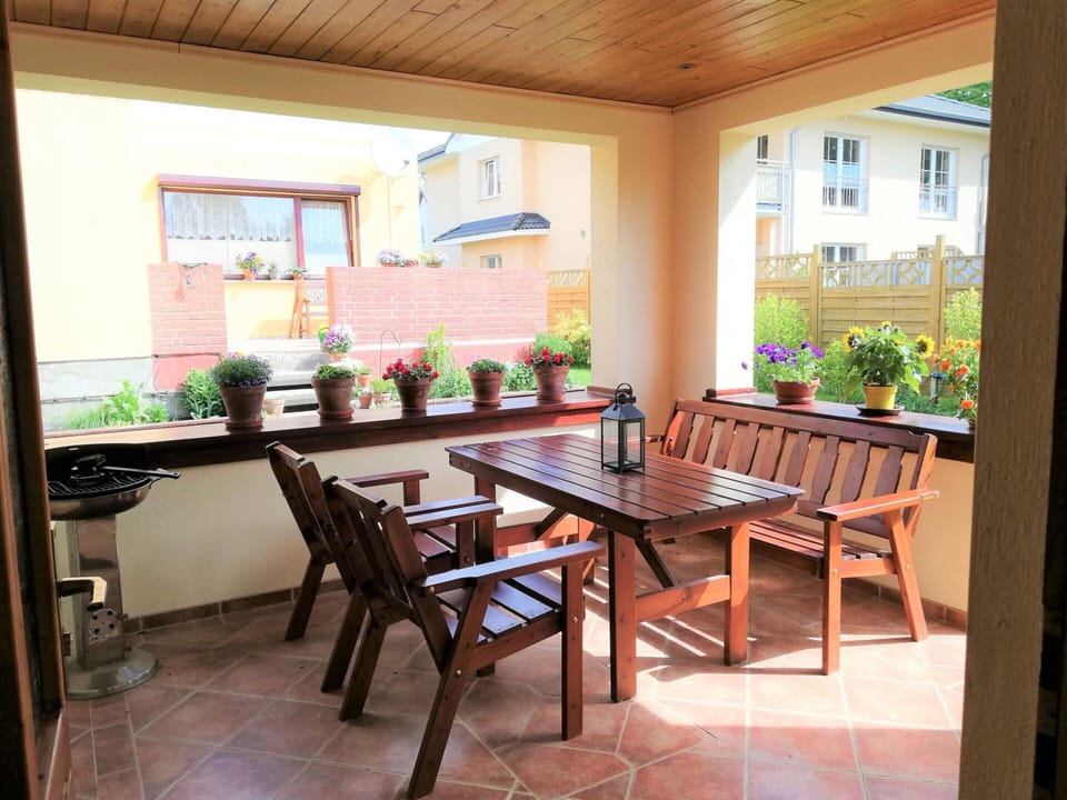 House | Dining