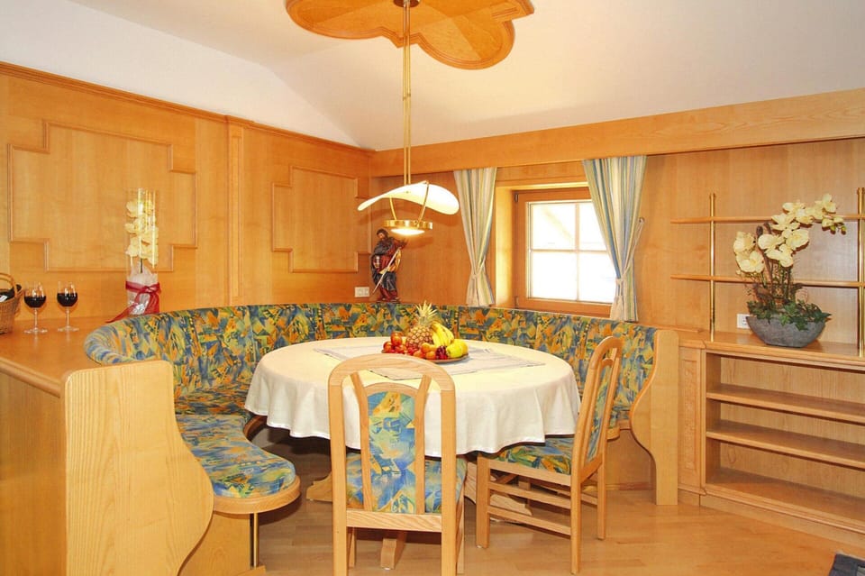 Apartment | Dining