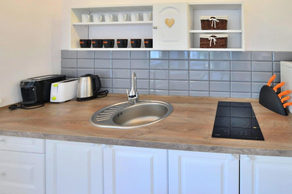 House | Private kitchen | Electric kettle, toaster, highchair