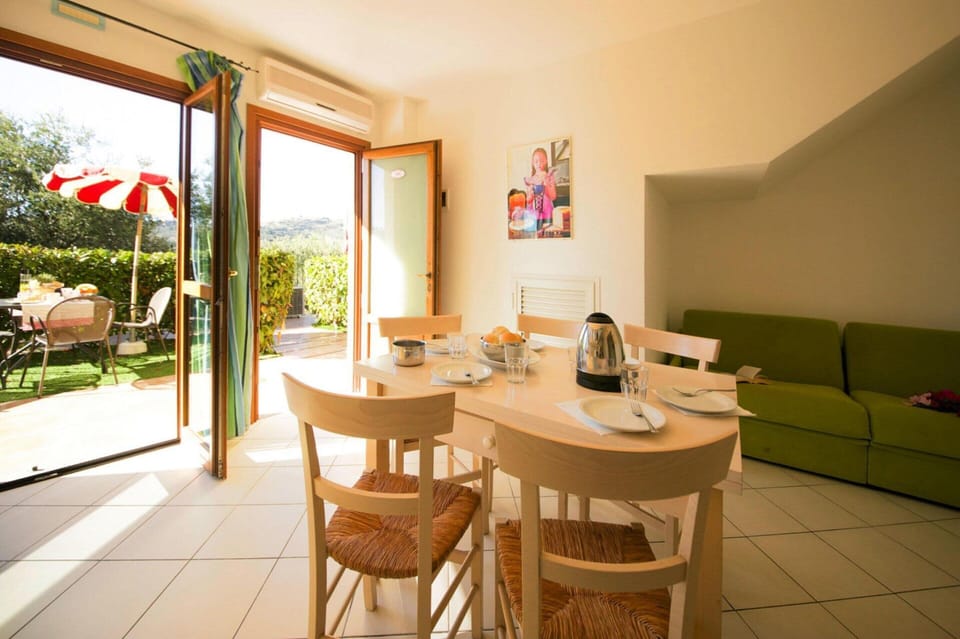 Apartment | Dining
