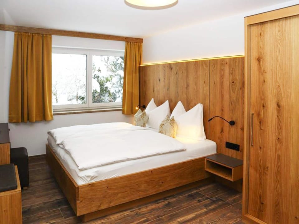 Apartment | 1 bedroom, individually furnished, bed sheets
