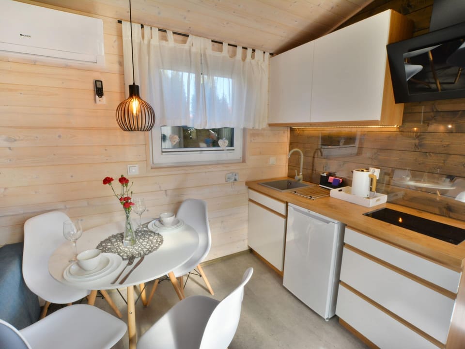 House | Private kitchen | Electric kettle, highchair