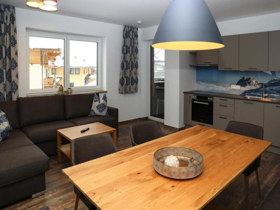 Apartment | Dining