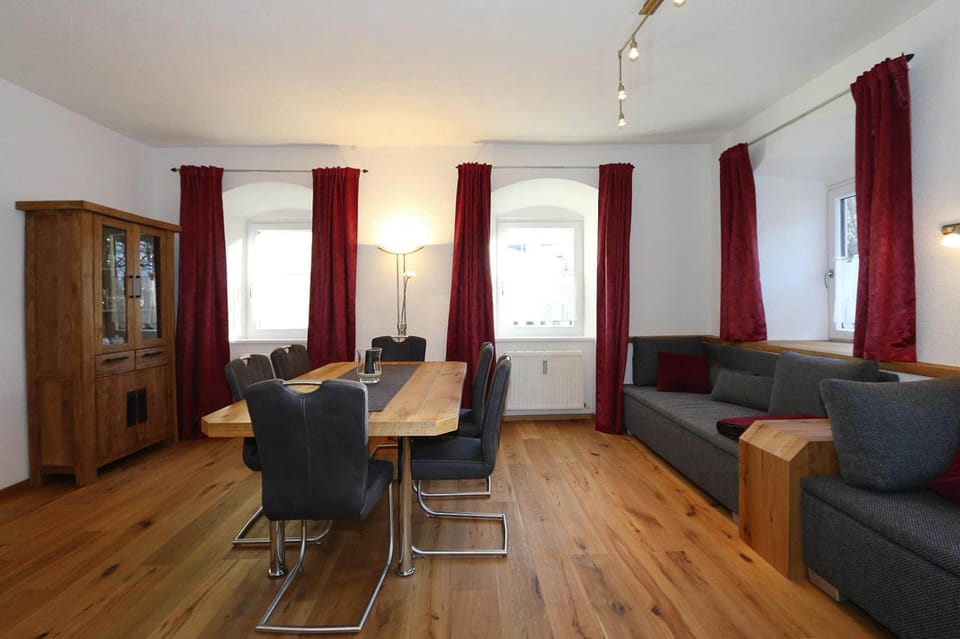 Apartment | Dining