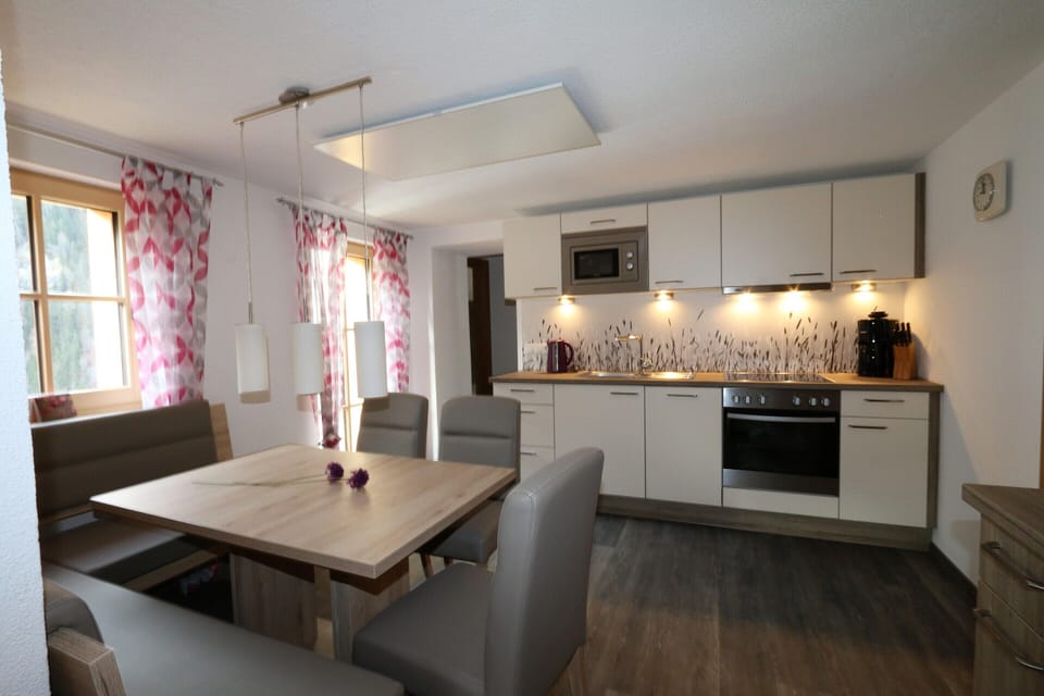 Apartment | Private kitchen | Electric kettle, toaster