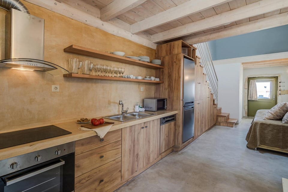 House | Private kitchen | Stovetop, highchair