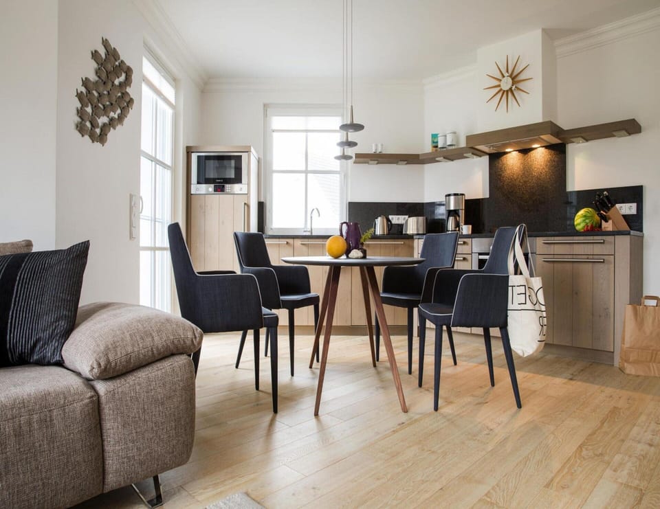 Apartment | Dining