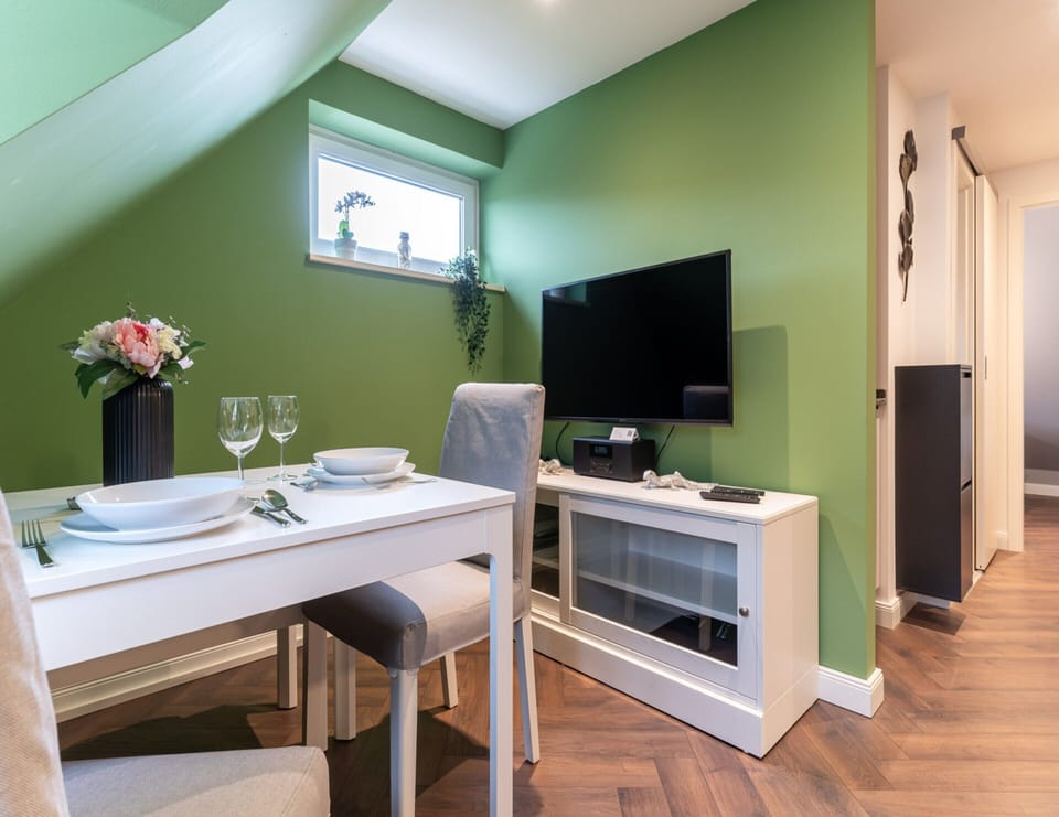 Apartment | Dining
