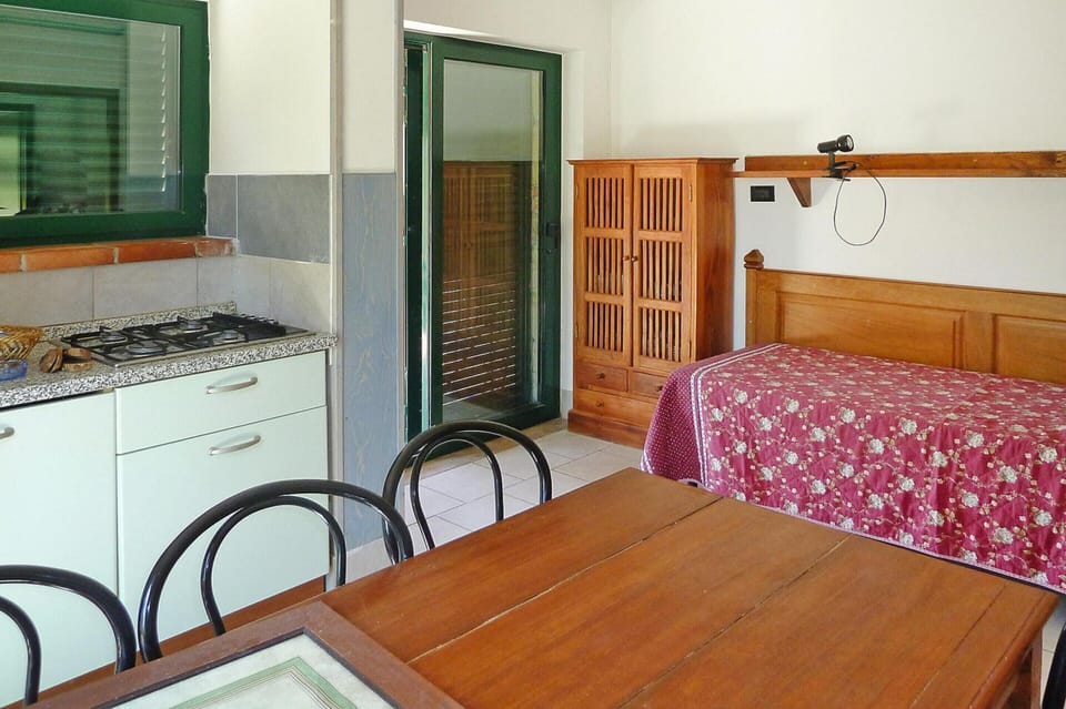 Apartment | Dining