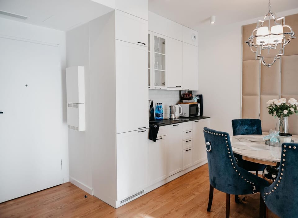Apartment | Private kitchen | Electric kettle, highchair