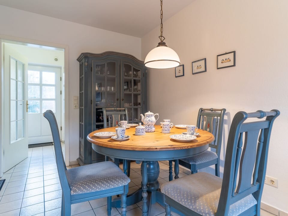 Apartment | Dining