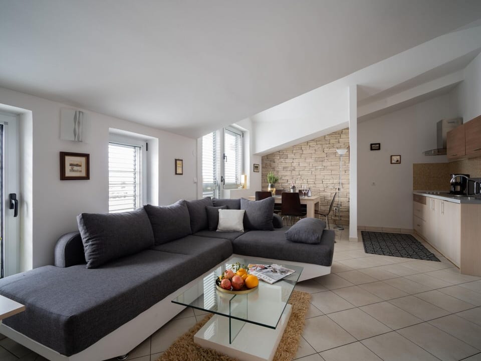 Apartment | Living area | Fireplace