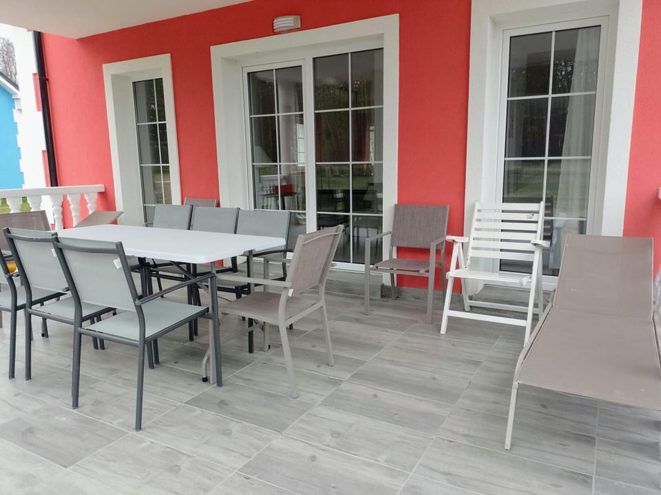 House | Dining
