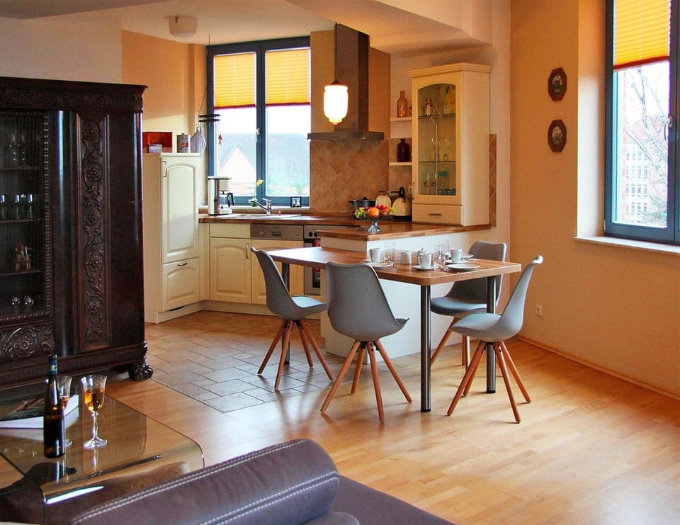 Apartment | Dining