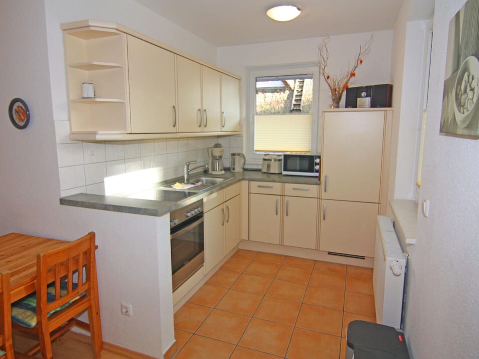 Apartment | Private kitchen | Electric kettle, toaster