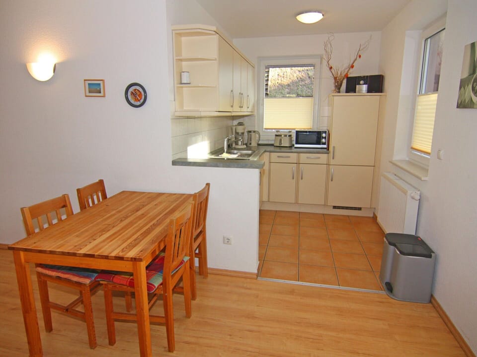 Apartment | Private kitchen | Electric kettle, toaster