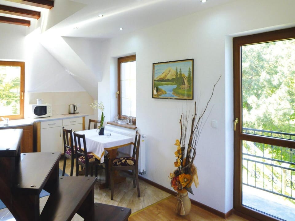 Apartment | Dining