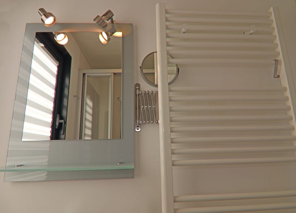 Mobile Home | Bathroom