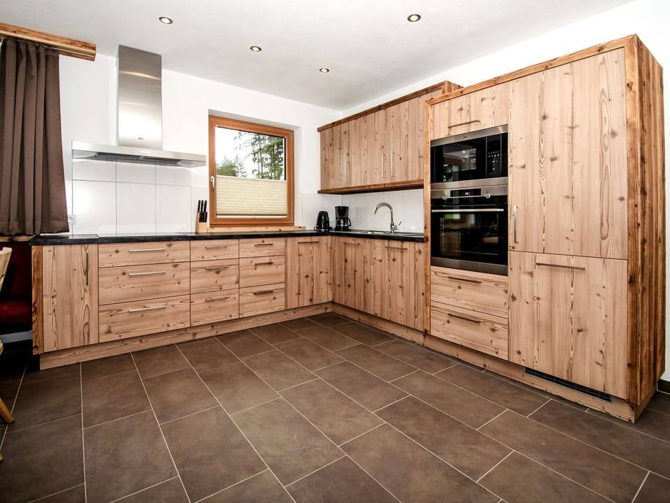 Chalet | Private kitchen | Electric kettle, toaster