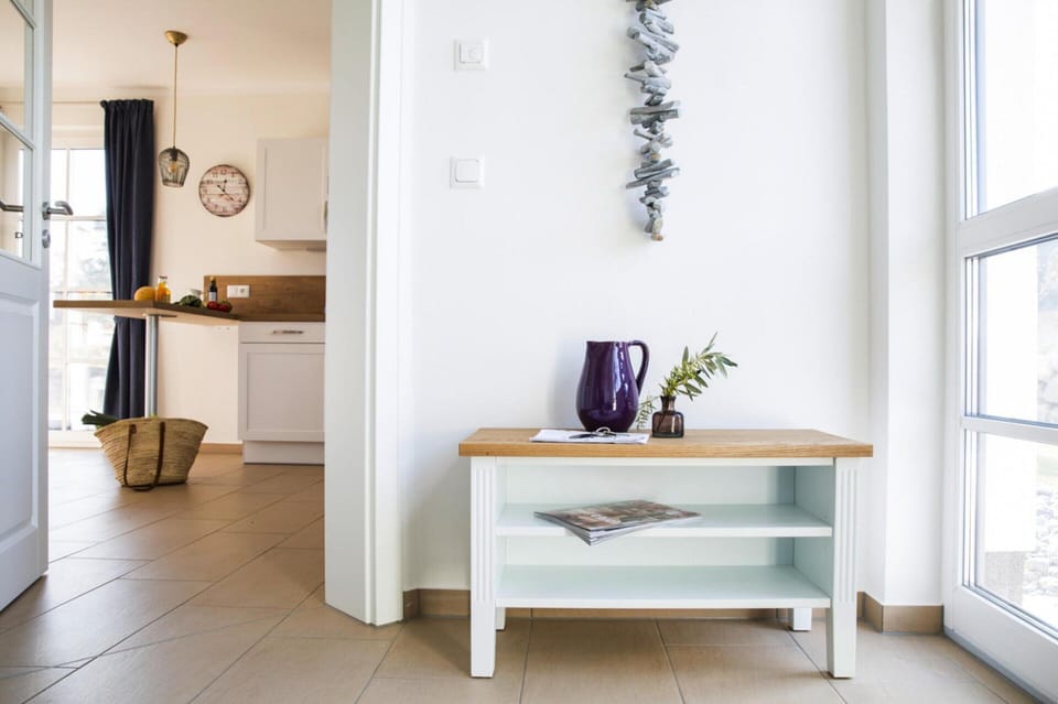 House | Private kitchen | Electric kettle, toaster, highchair, cookware/dishes/utensils