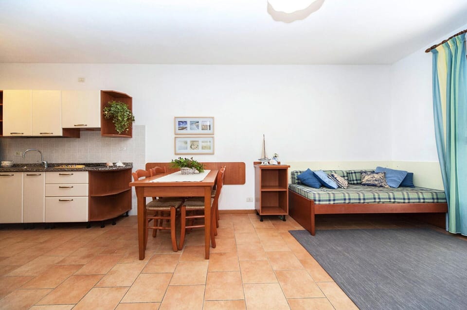 Apartment | Dining