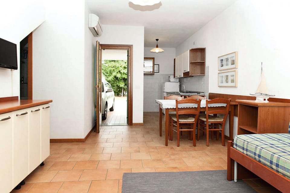 Apartment | Dining