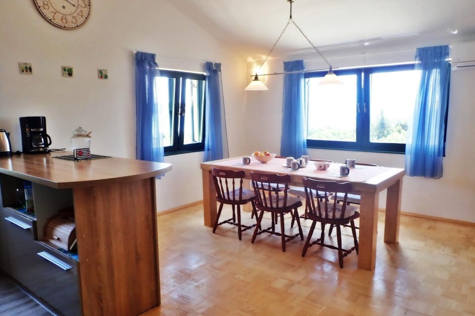Apartment | Dining