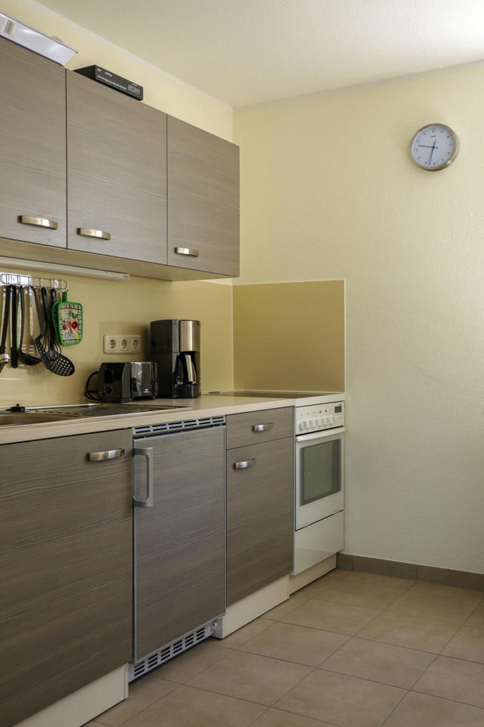 Apartment | Private kitchen | Electric kettle, toaster, highchair