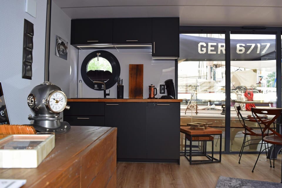 Mobile Home | Living room