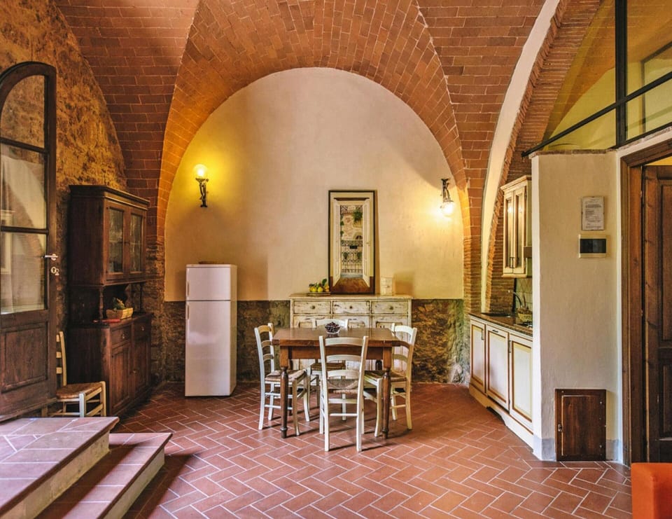 Apartment | Dining
