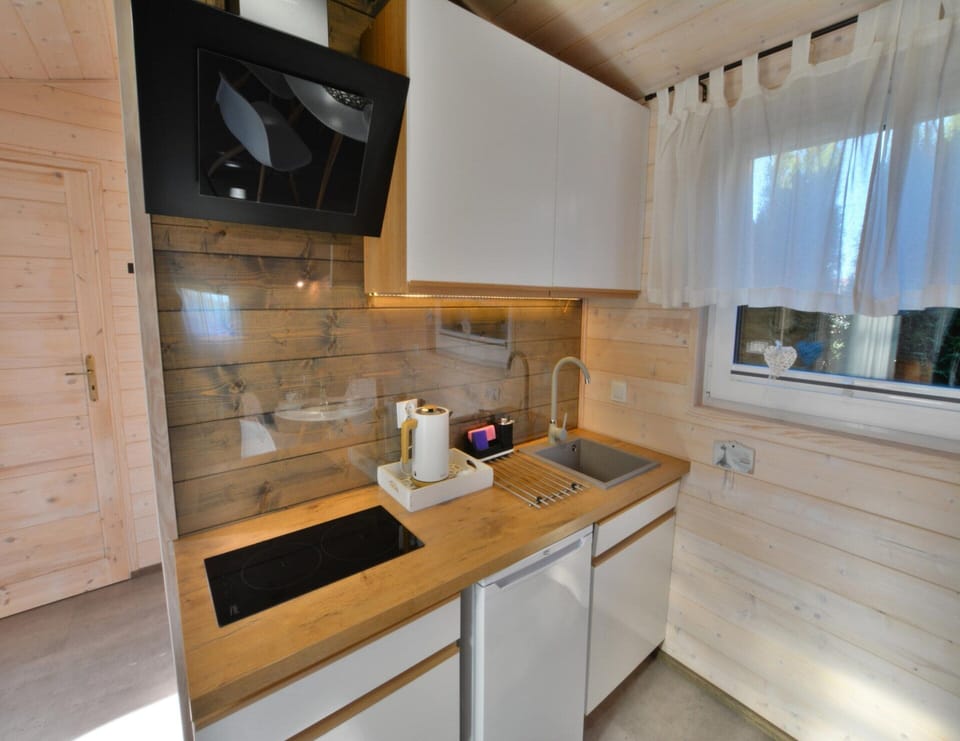 House | Private kitchen | Electric kettle, highchair
