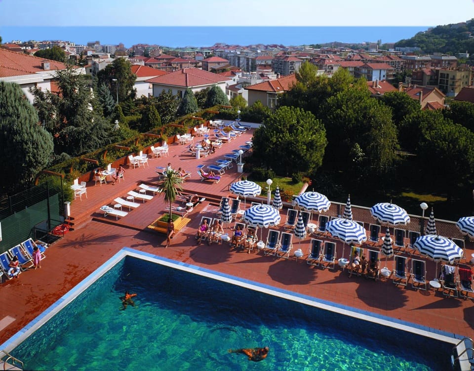 Apartment | Pool | Outdoor pool