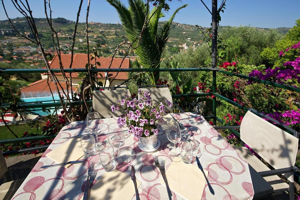 Apartment | Dining