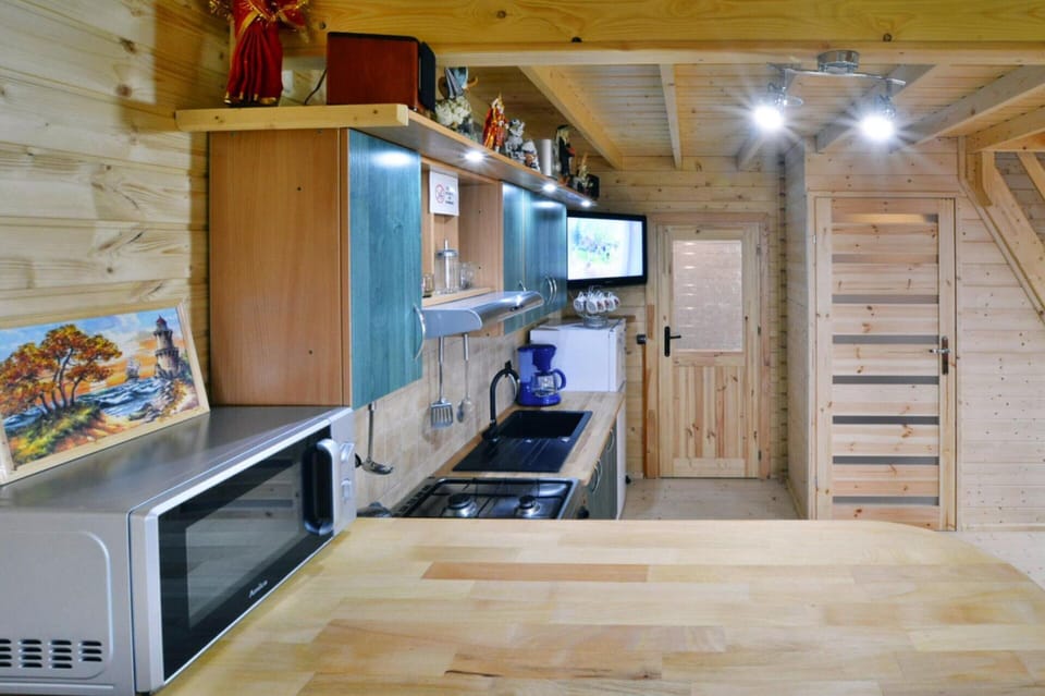 House | Private kitchen | Electric kettle, toaster, highchair