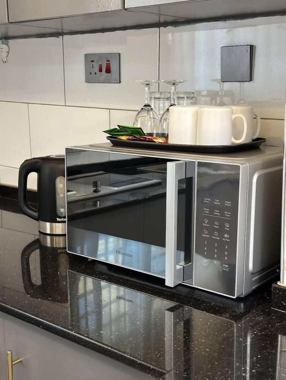 Luxury Apartment, Balcony, City View | Private kitchen | Microwave, oven, stovetop, electric kettle